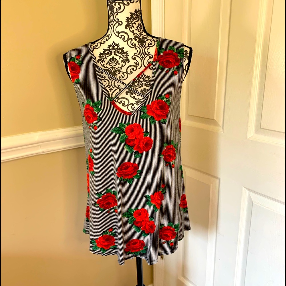 DISCREET, sleeveless rose shirt, open design, size Lg.